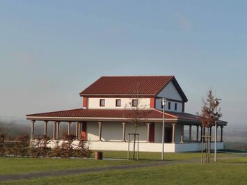 Ferienhaus Alte Scheune Pommern Mosel - Tempelanlage Martberg